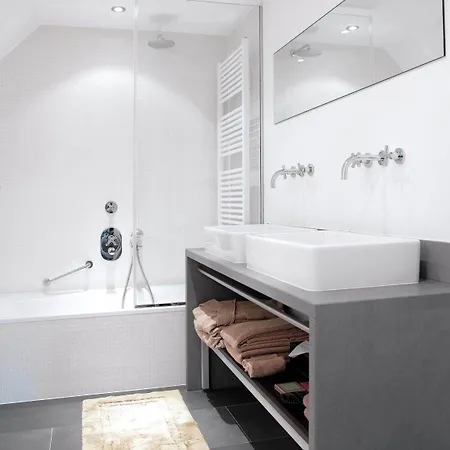 酒店 爱斯尼酒店 4*